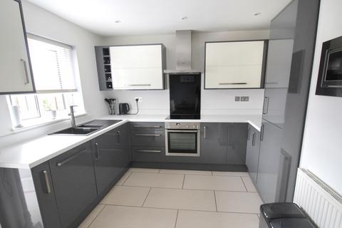 3 bedroom semi-detached house for sale, Sunbury Close, Bordon, GU35