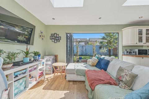 undefined, Mead Close, Leeds LS15