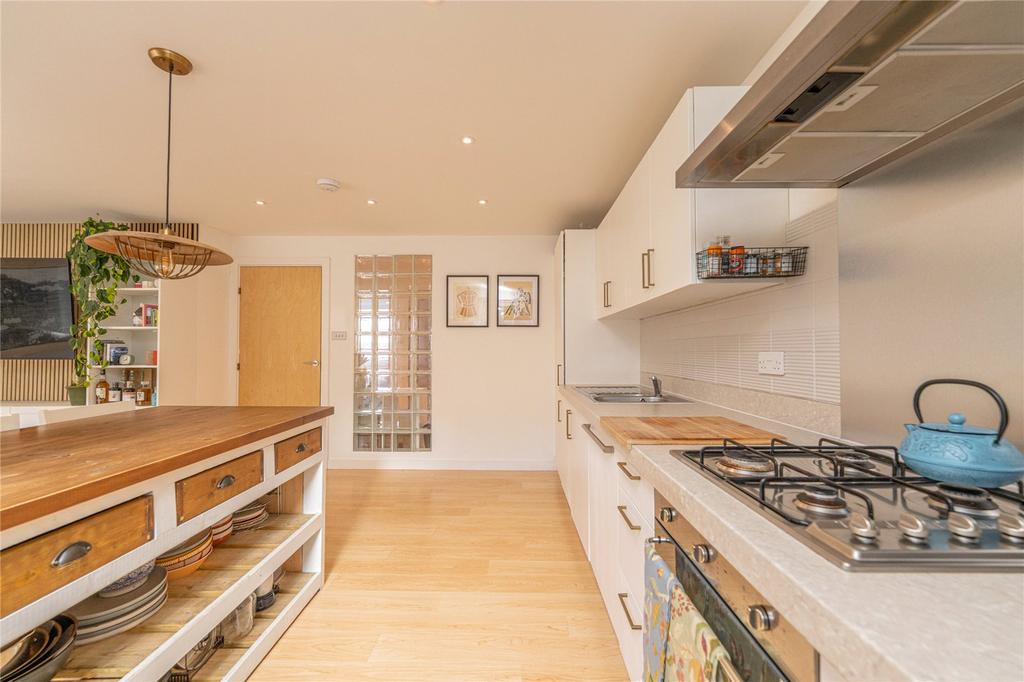 Kitchen Alt