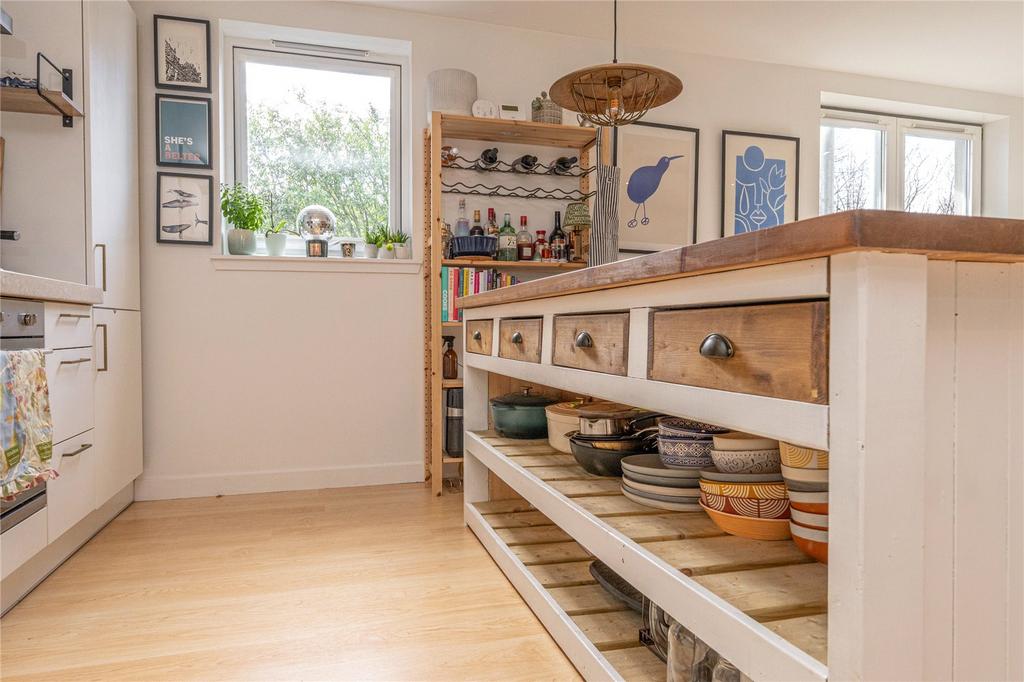 Kitchen Alt