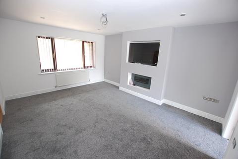 undefined, Pinewood Close, Greater Manchester SK16