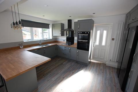undefined, Pinewood Close, Greater Manchester SK16