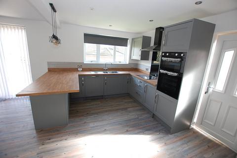 undefined, Pinewood Close, Greater Manchester SK16