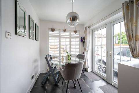 undefined, Hartfield Crescent, Wimbledon, London, SW19