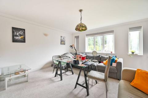 2 bedroom flat to rent, Forty Avenue, Wembley, HA9