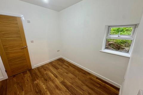 1 bedroom flat to rent, Hennapyn Road, Torquay, TQ2