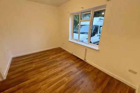 1 bedroom flat to rent, Hennapyn Road, Torquay, TQ2