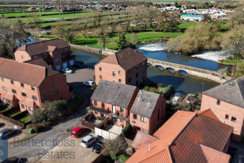 3 bedroom semi-detached house for sale, Coopers Yard, Newark, NG24 4UH