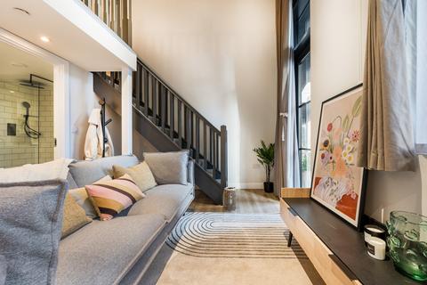 undefined, Clay, Salford Quays, M50