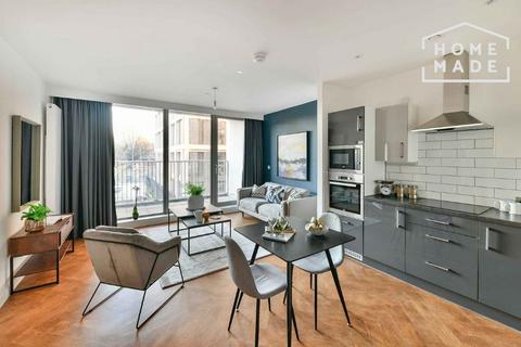 2 bedroom flat to rent, Broadside, M4