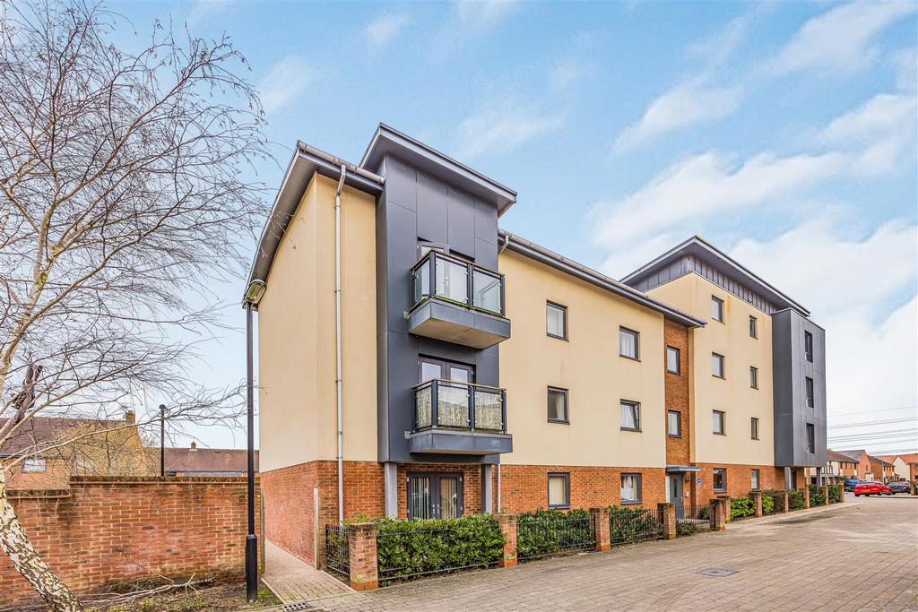 4 Prunella Place, Tiller Road, Denmead-Small-Porti