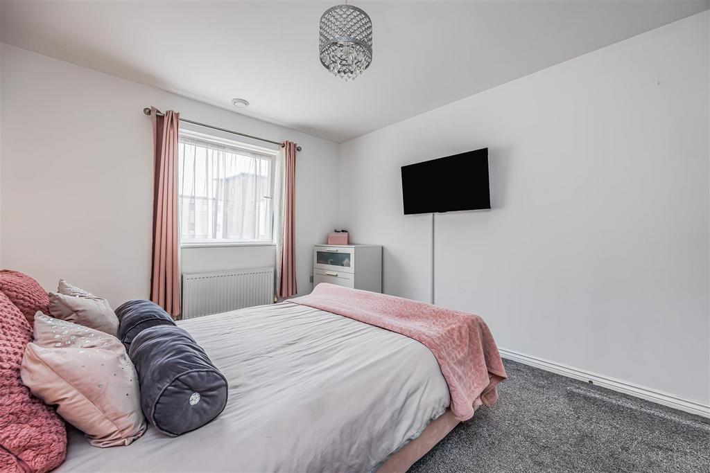 4 Prunella Place, Tiller Road, Denmead-Small-Porti
