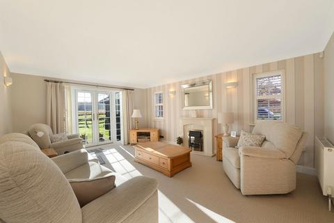 2 bedroom ground floor flat for sale, Alton Avenue, West Malling ME19