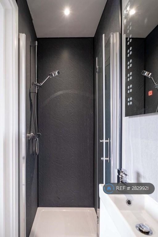 Room 4 - Ensuite - £800