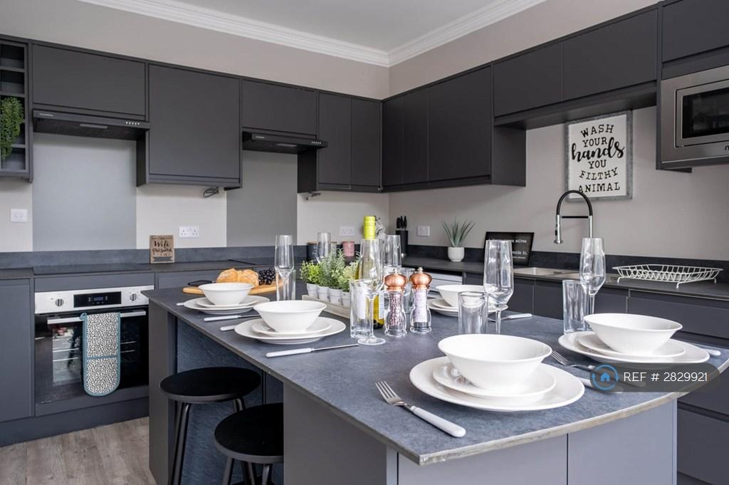 Communal Kitchen & Lounge