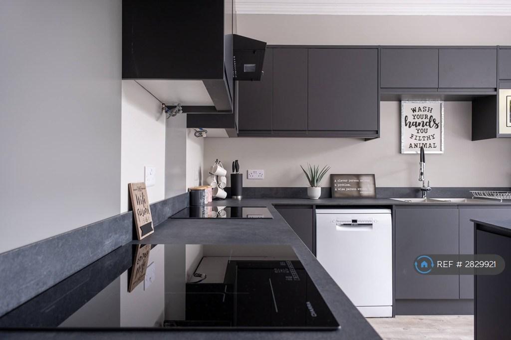 Communal Kitchen & Lounge