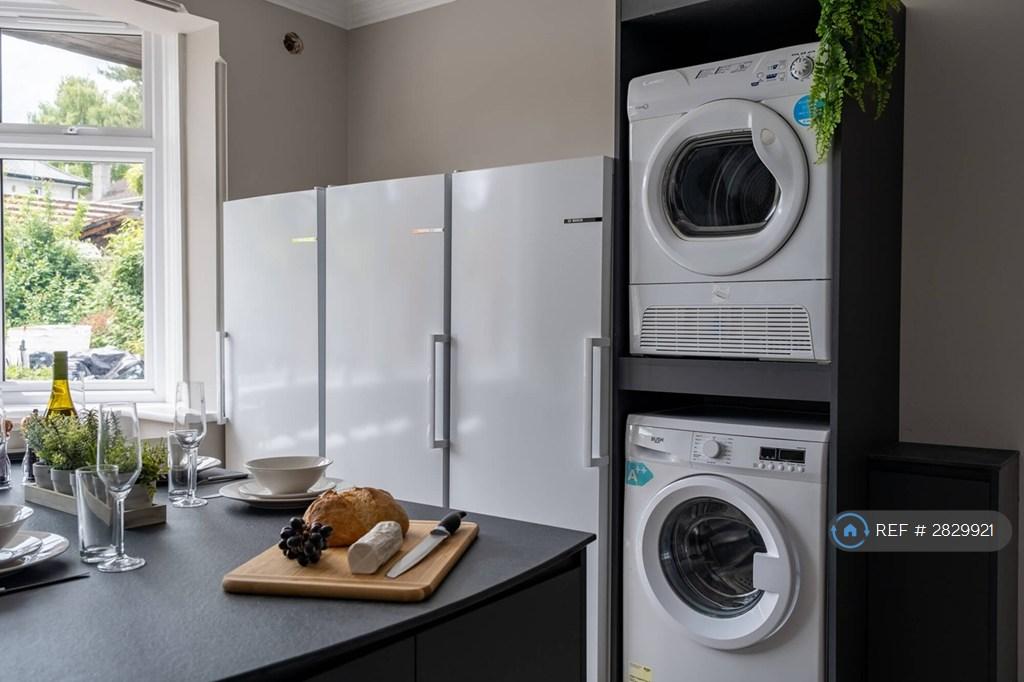 Communal Kitchen & Lounge