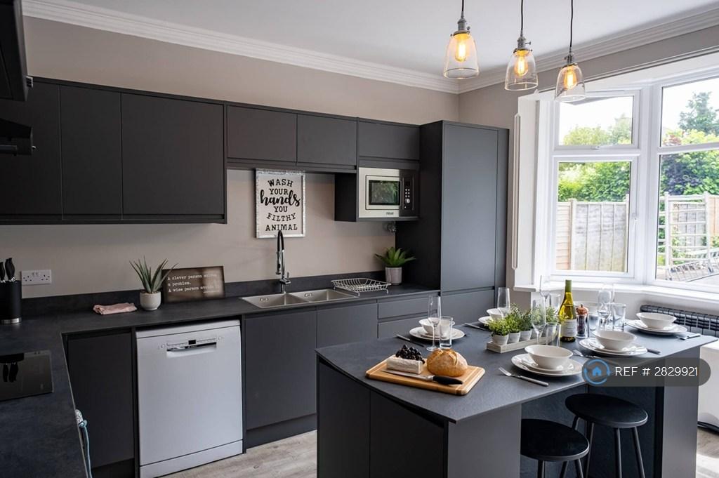 Communal Kitchen & Lounge