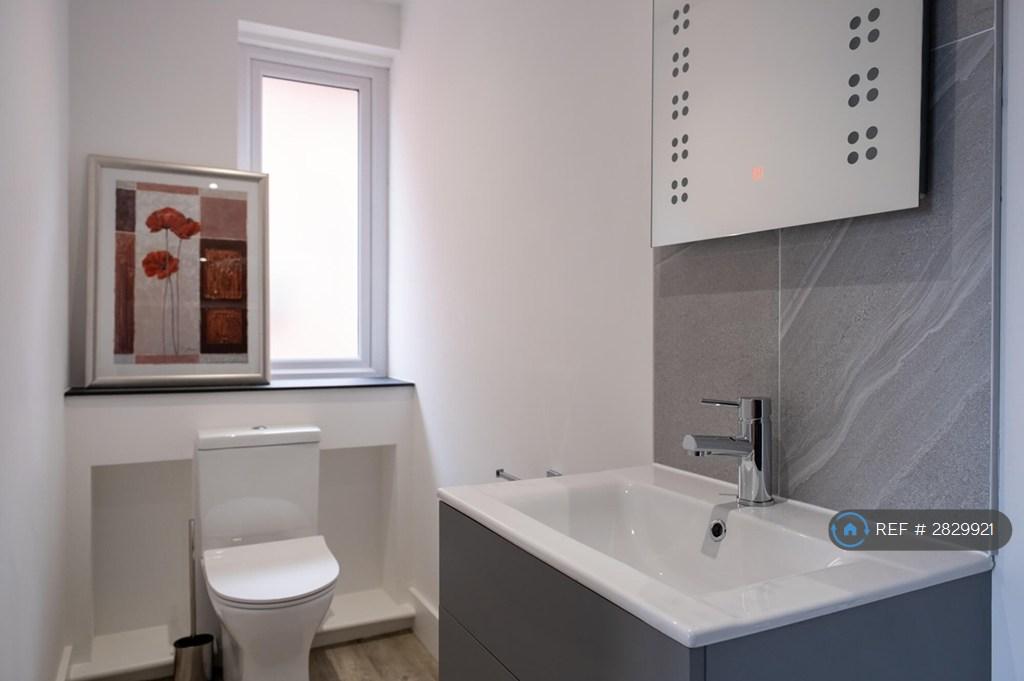 Room 2 - Large Ensuite - £849