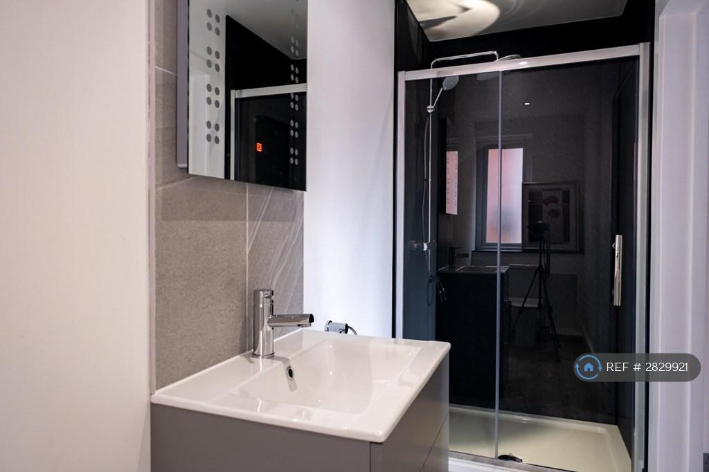 Room 2 - Large Ensuite - £849