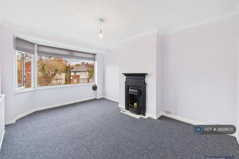 2 bedroom flat to rent, Methuen Close, Edgware, HA8