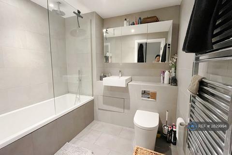 1 bedroom flat to rent, Hawthorne Crescent, London, SE10