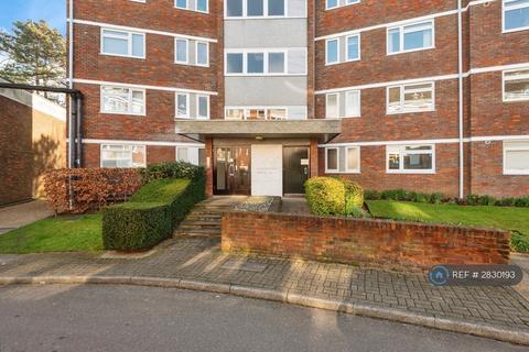 undefined, Courtlands, Richmond, TW10