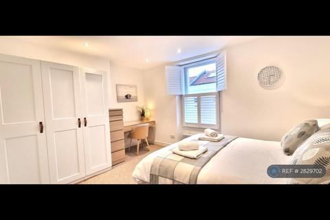 undefined, High St, Bristol, BS8