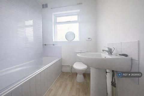 undefined, Caulfield, Swindon, SN2