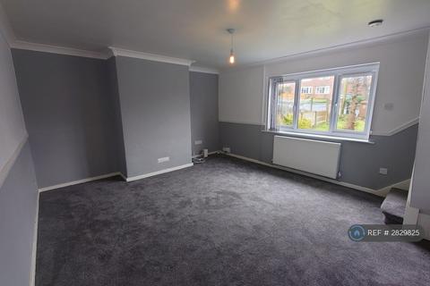 3 bedroom semi-detached house to rent, Castle Road, Castle Gresley, Swadlincote, DE11