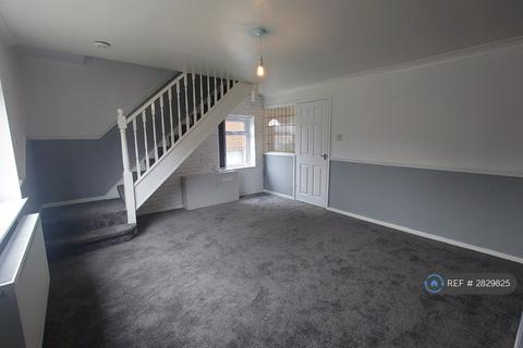 3 bedroom semi-detached house to rent, Castle Road, Castle Gresley, Swadlincote, DE11