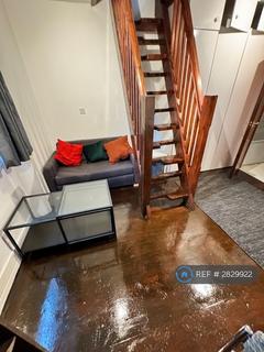 1 bedroom flat to rent, Harrington Square, London, NW1