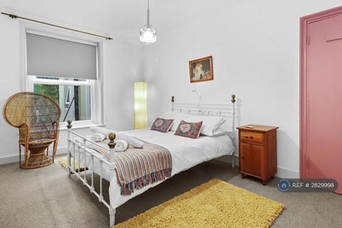 2 bedroom flat to rent, Warrior Gardens, St. Leonards-On-Sea, TN37