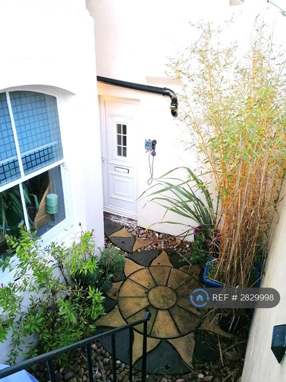 Front Courtyard