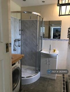 2 bedroom flat to rent, Medway Parade, Greenford, UB6
