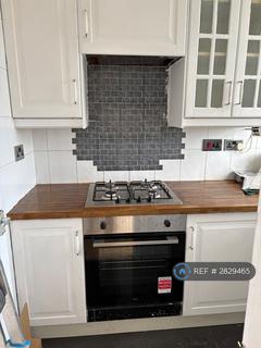 2 bedroom flat to rent, Medway Parade, Greenford, UB6