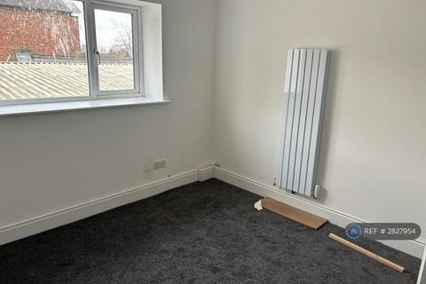 1 bedroom flat to rent, Main St, Frodsham, WA6