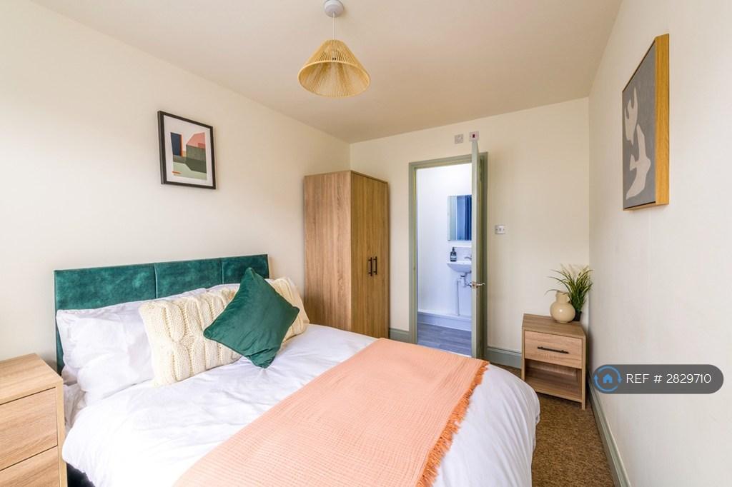 Room 1 &amp; Ensuite