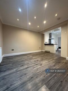 2 bedroom flat to rent, Renters Avenue, London, NW4