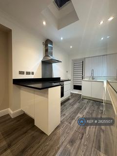 2 bedroom flat to rent, Renters Avenue, London, NW4