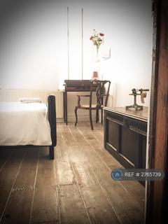 1 bedroom in a house share to rent, Maine Road, Manchester, M14