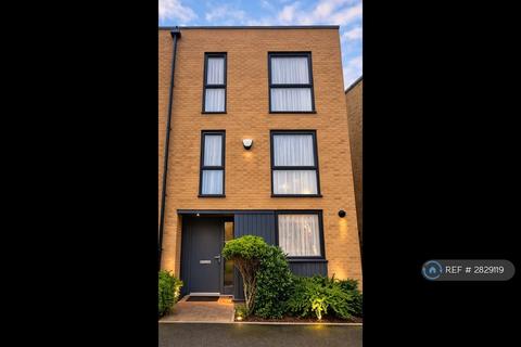 3 bedroom end of terrace house to rent, Ager Avenue, Dagenham, RM8