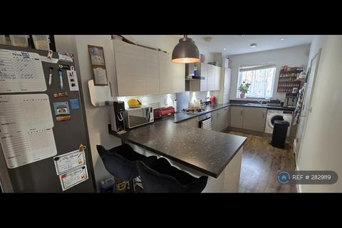 3 bedroom end of terrace house to rent, Ager Avenue, Dagenham, RM8