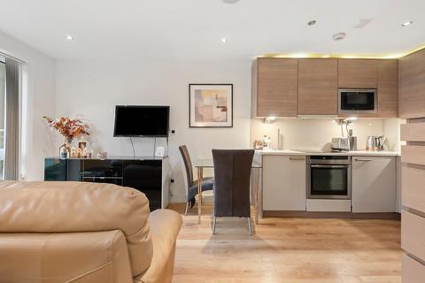 Studio to rent, Counter House, 1 Park Street, London