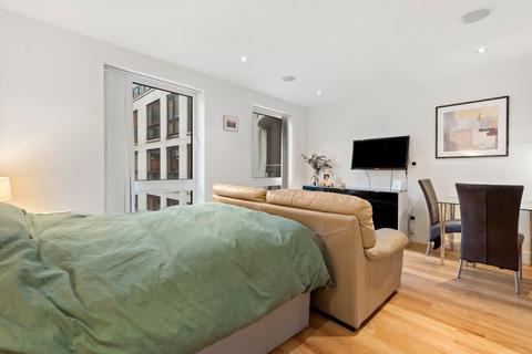 Studio to rent, Counter House, 1 Park Street, London