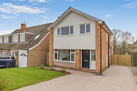 3 bedroom detached house for sale, Hall Park Avenue, Leeds