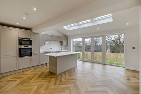 3 bedroom detached house for sale, Hall Park Avenue, Leeds
