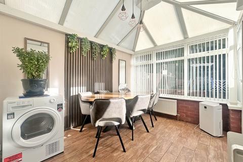 2 bedroom semi-detached house for sale, Crockford Road, West Bromwich