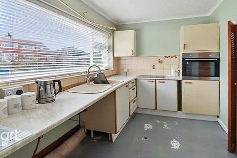undefined, Kynance Close, Luton
