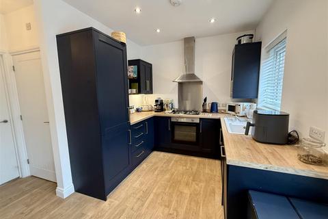 undefined, Ffordd Y Neuadd, Cross Hands, Llanelli